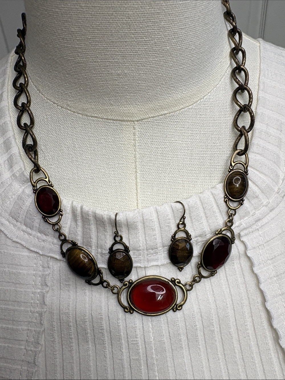 Antique-Style Red and Brown Stone Necklace Set